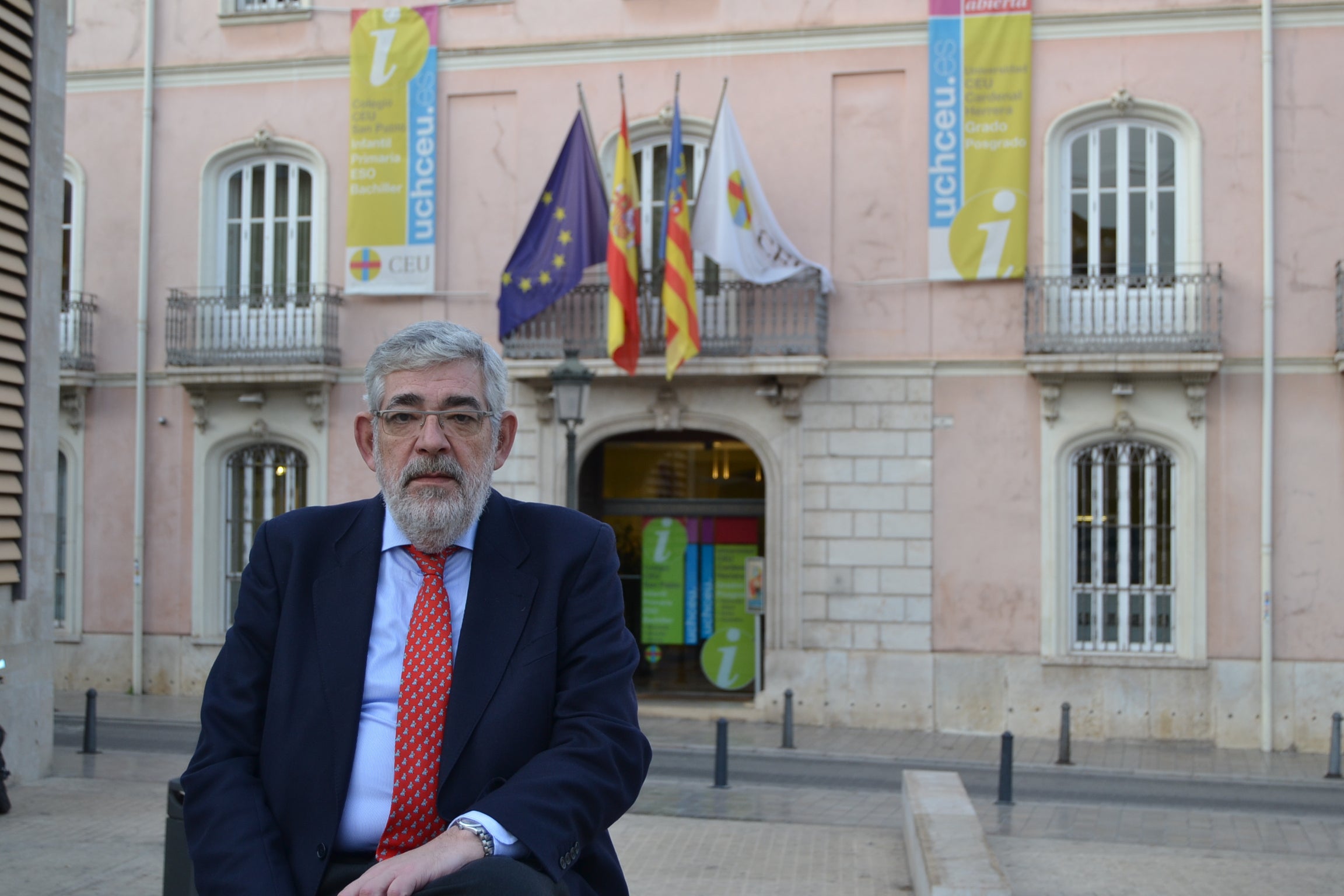 Vicente Navarro de Luján, nou president de la Xarxa Vives d'Universitats