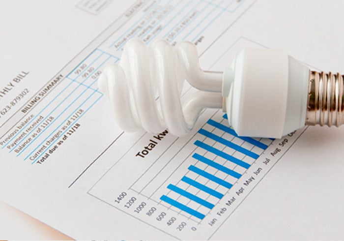 La factura de la llum dels primers dies de gener podria ser la segona més cara de la història, segons FACUA