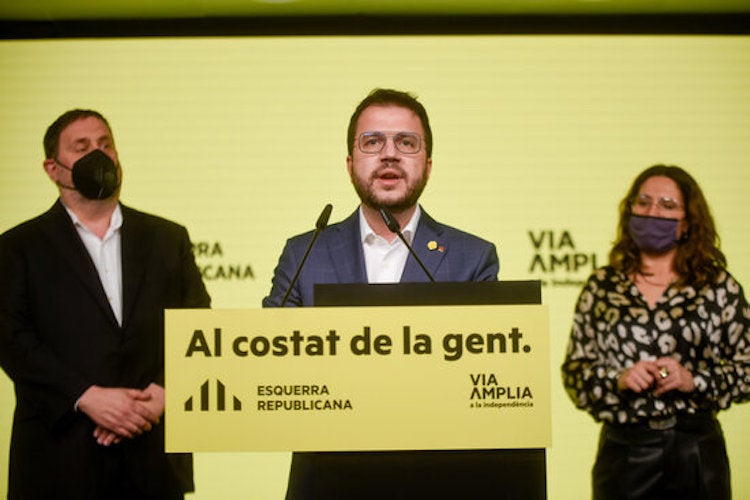 14-F: ERC assumeix la presidència i JxCat emplaça ERC i CUP a «treballar plegats» per formar un Govern independentista «fort»