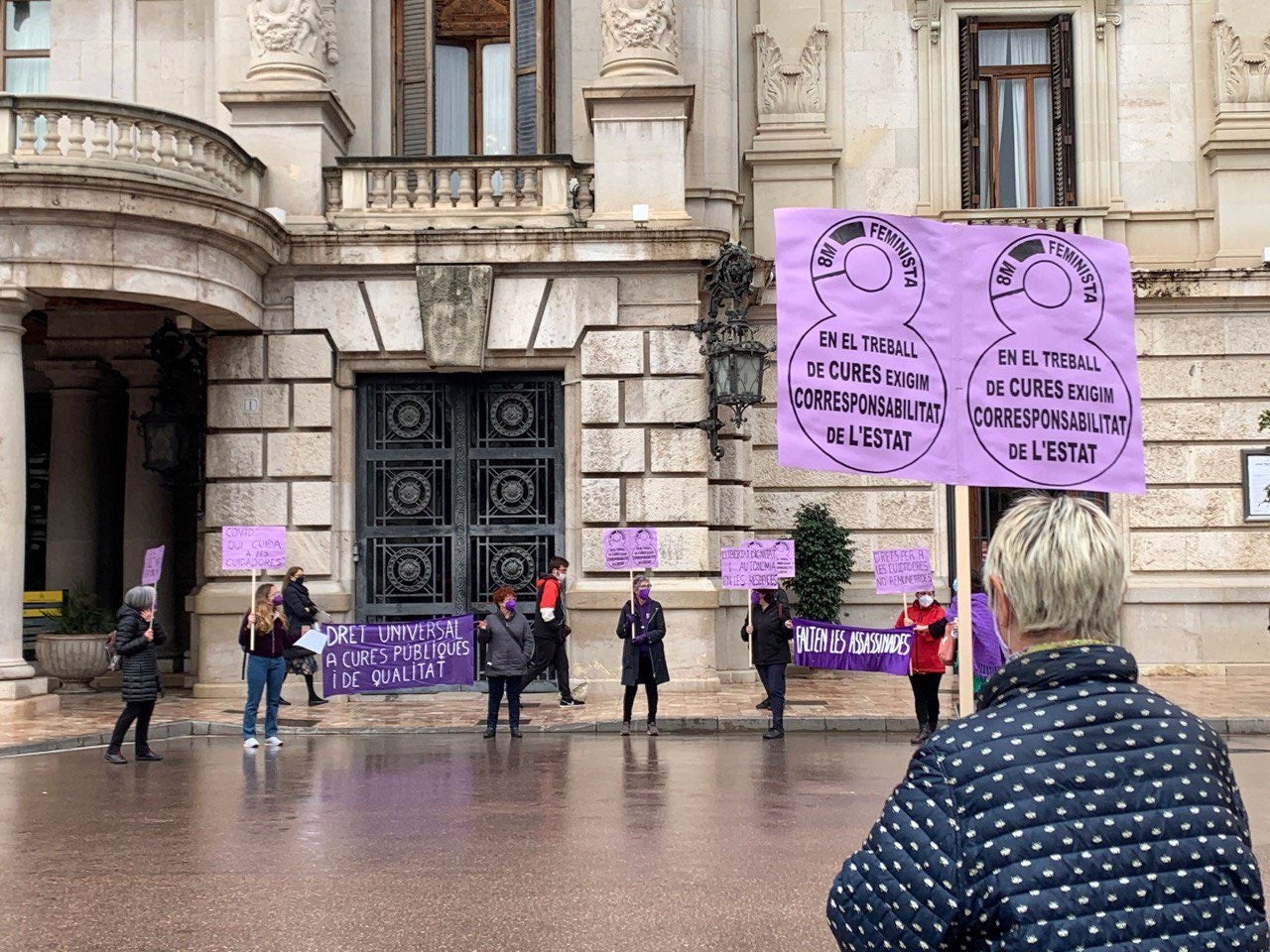 Concentració de l'Assemblea Feminista davant de l'Ajuntament de València  | AFV