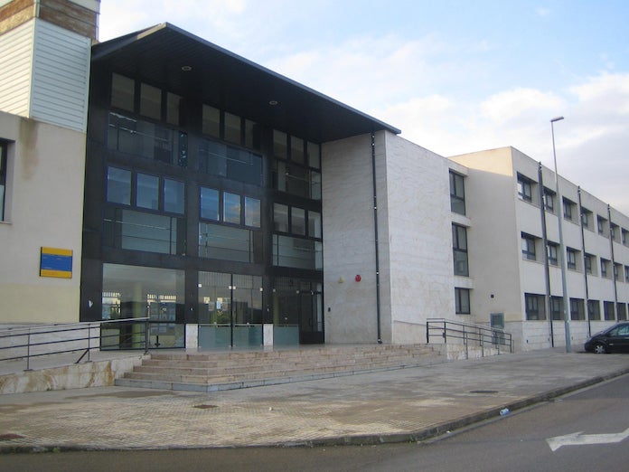 Escola Valenciana i STEPV acorden fer seguiment conjunt de l’aplicació de la Llei de Pluriligüisme en Secundària