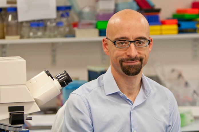 El doctor en genètica molecular i investigador a la Universitat de Leicester, Salvador Macip  |  Ian Henderson