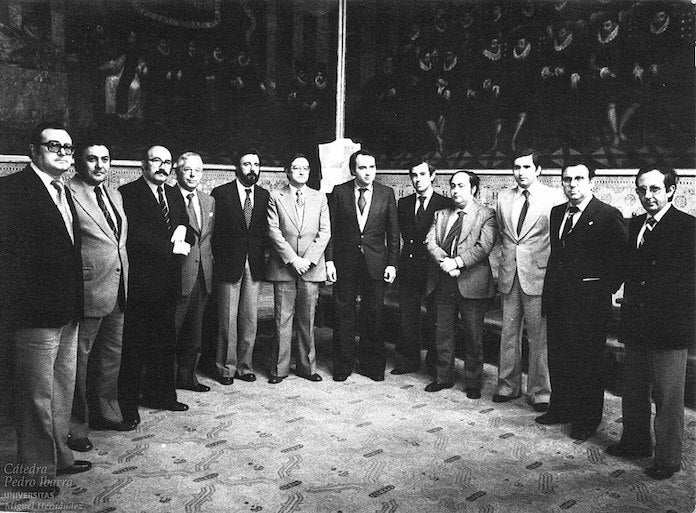 El Consell del País Valencià en la primera reunió al Palau de la Generalitat Valenciana el 1978
