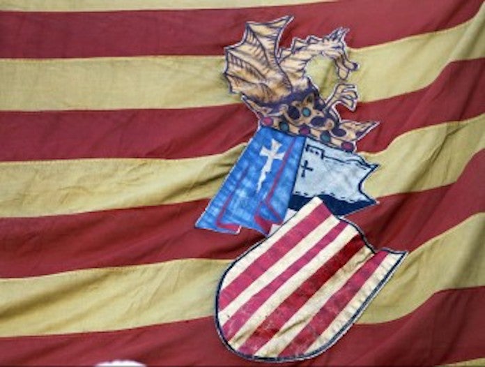 Tal dia com hui del 1978 el Consell del País Valencià va adoptar la quadribarrada com a bandera oficial
