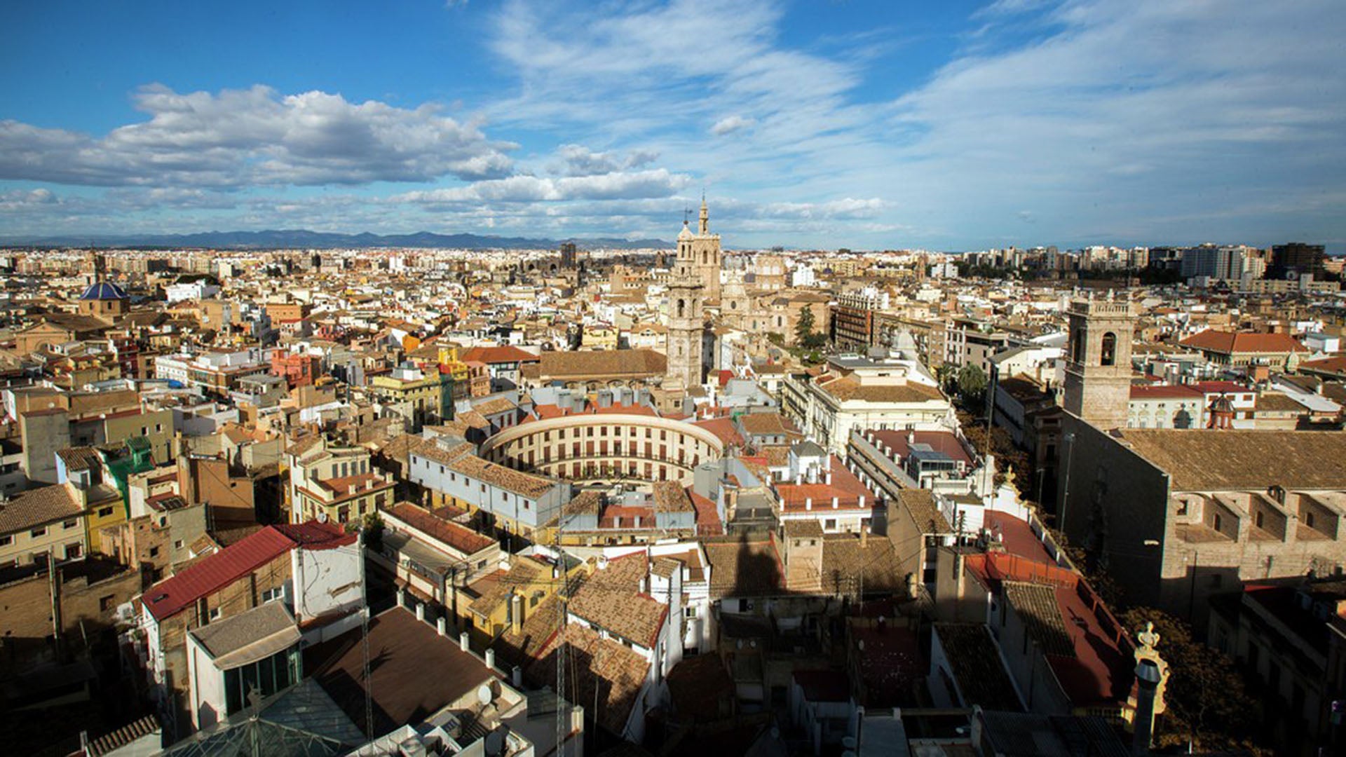 València aprova un pla especial de reactivació econòmica i social per a Ciutat Vella