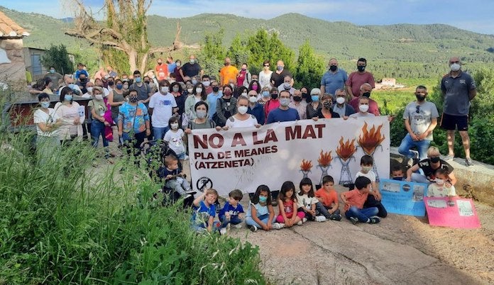 Atzeneta del Maestrat es mobilitza contra la MAT