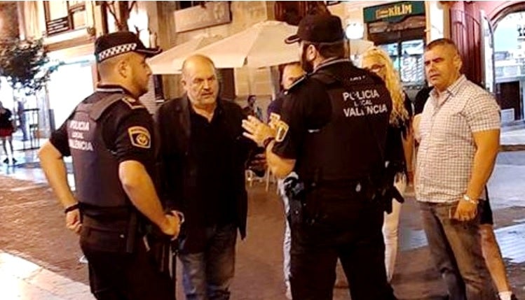 Delegació del Govern sanciona la dona que va denunciar l'acte islammòfob d'Espanya 2000 per «pertorbar l'ordre públic» i «alterar la pau»