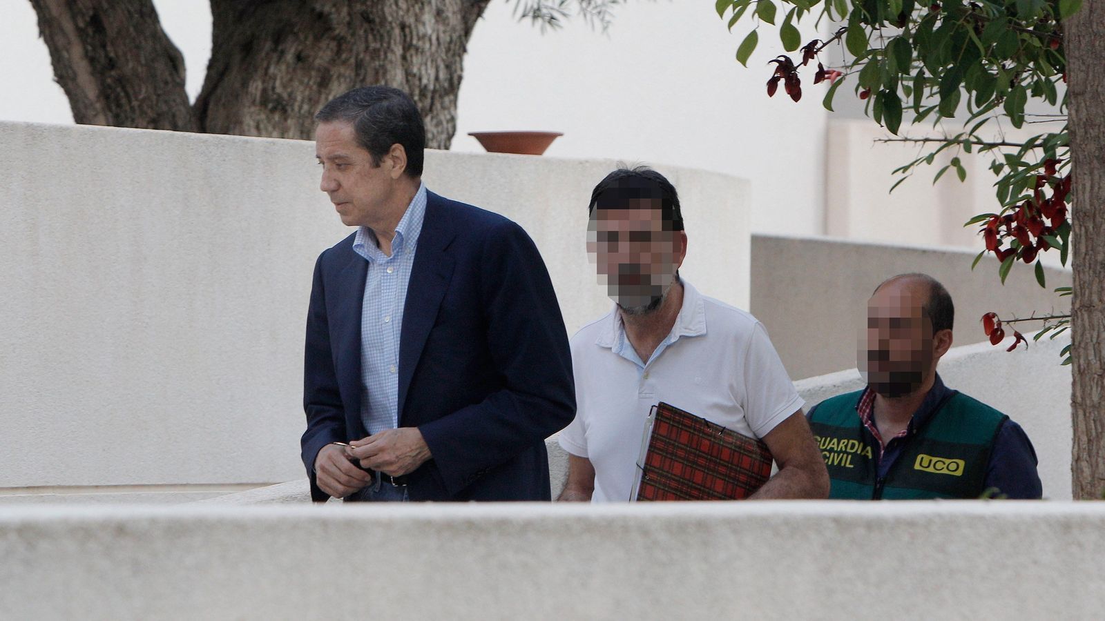 Eduardo Zaplana durant l'escorcoll del seu xalet a Benidorm