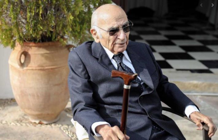 Un 'emocionat' Brines rep el Premi Cervantes de mans dels Reis al 'xicotet paradís' d'Elca