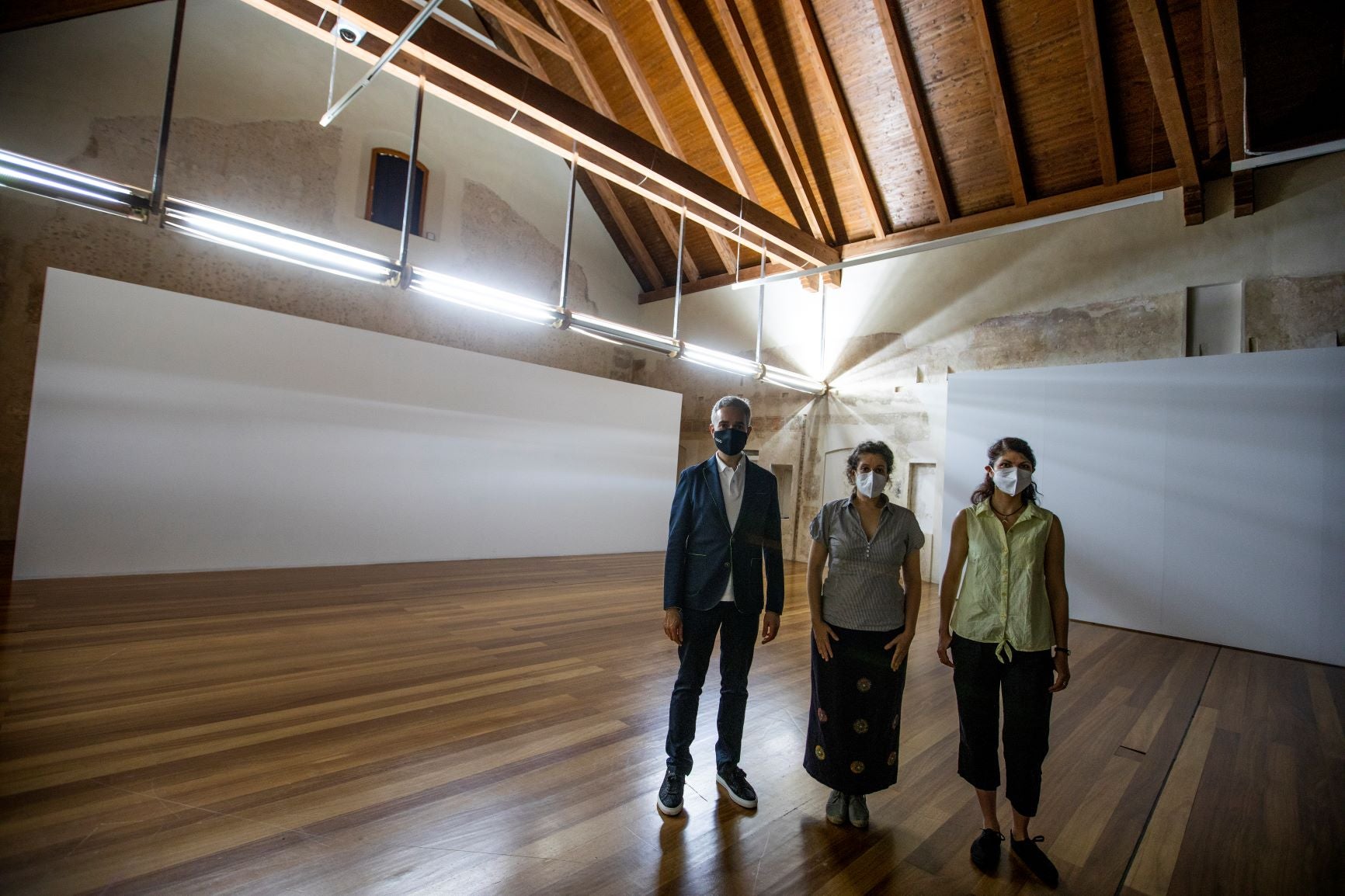 Clara Montoya recrea al Centre del Carme les aigües del riu neozelandés Whanganui, reconegut legalment com a persona