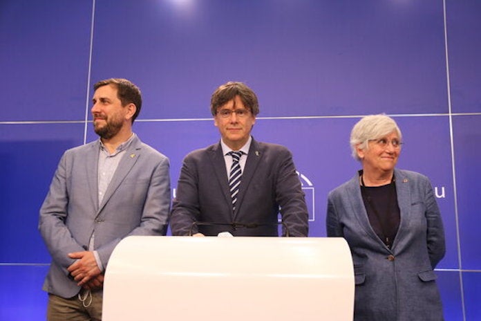 Carles Puigdemont, Toni Comín i Clara Ponsatí durant la roda de premsa després que la justícia europea els retorne provisionalment la immunitat | Natàlia Segura | ACN