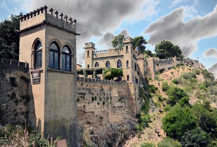 Tal dia com hui del 1707 Xàtiva es va rendir a les tropes borbòniques