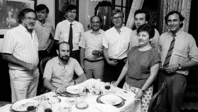 Els deu d'Alaquàs en un restaurant de València l'any 1985 (hi falta Xavier Navarro) | Foto: J. Aleixandre