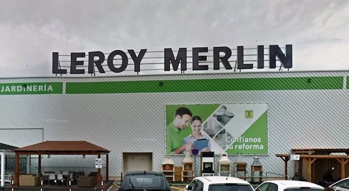 El Servei de Consum es nega a investigar Leroy Merlín per discriminar una clienta valencianoparlant