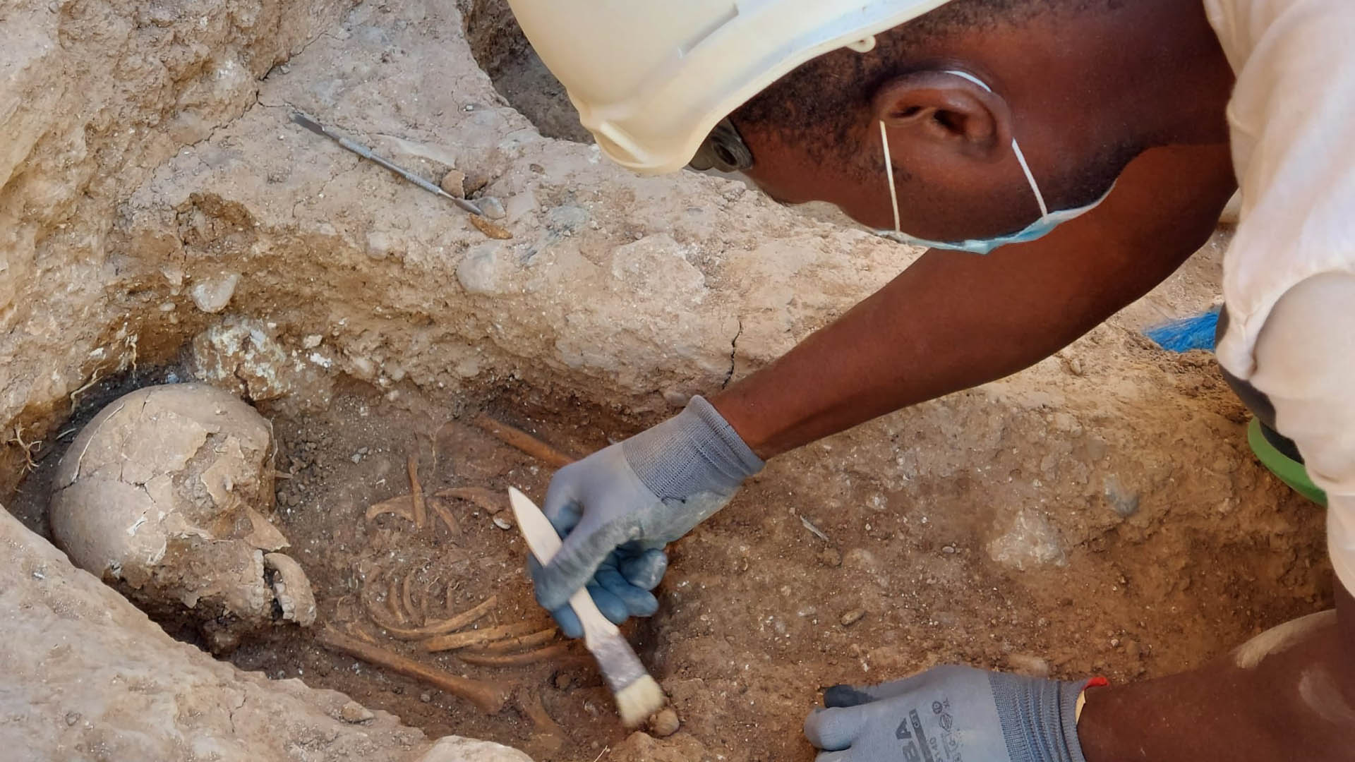 Descobreixen enterraments infantils del segle XIII a la muralla islàmica de València