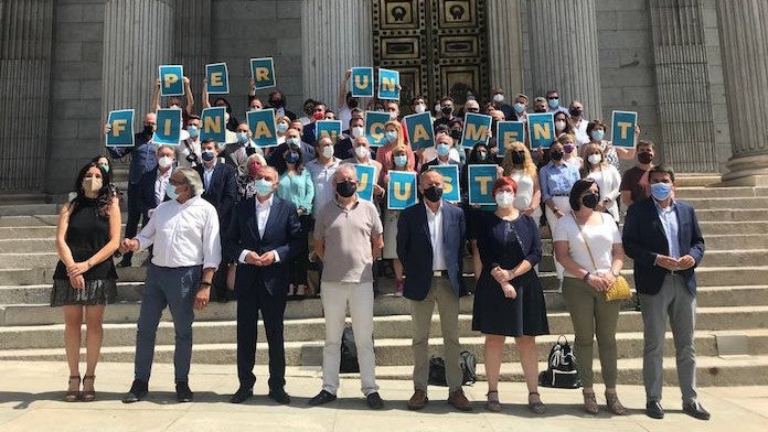 La Plataforma per un Finançament Just es concentra davant del Congrés per exigir la reforma del finançament autonòmic el 15 de juny del 2021