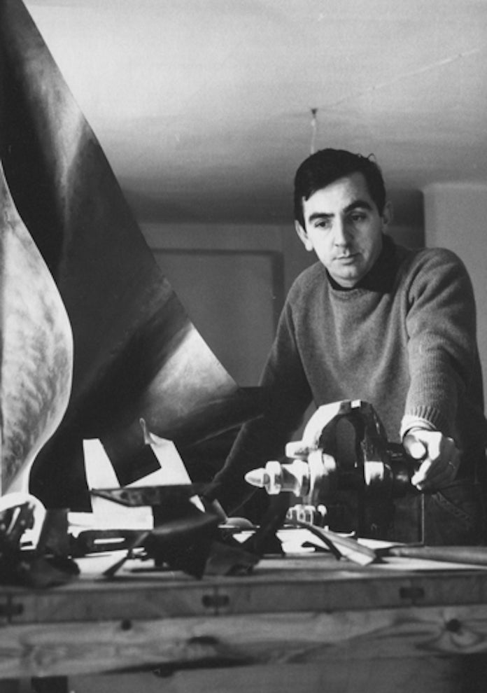 Tal dia com hui del 1929 va nàixer l’escultor Andreu Alfaro a València