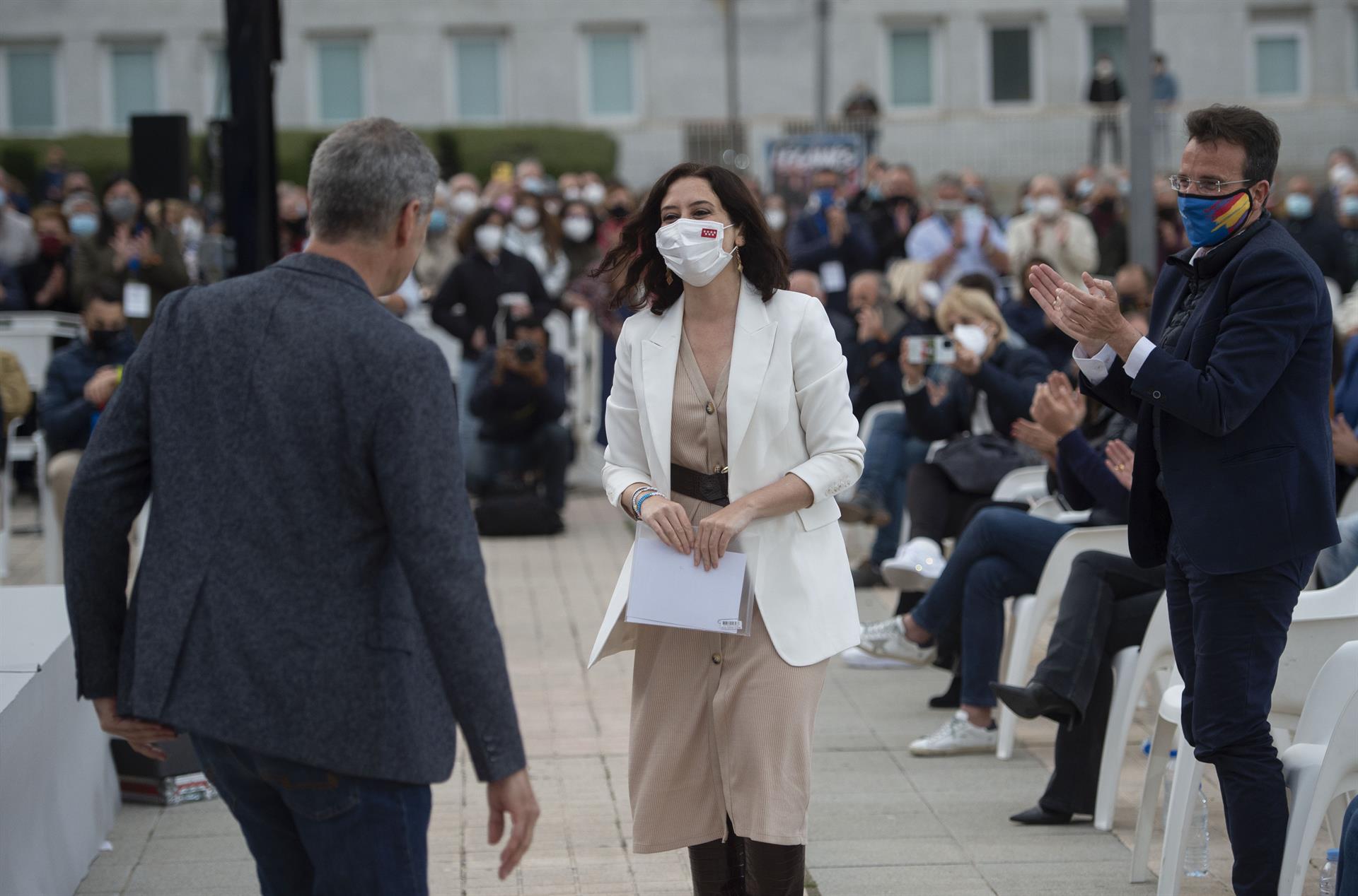 Compromís veu l'Oficina de l'Espanyol com un «xiringuito» pels «favors que va fer Cantó al PP per a acabar amb Cs»