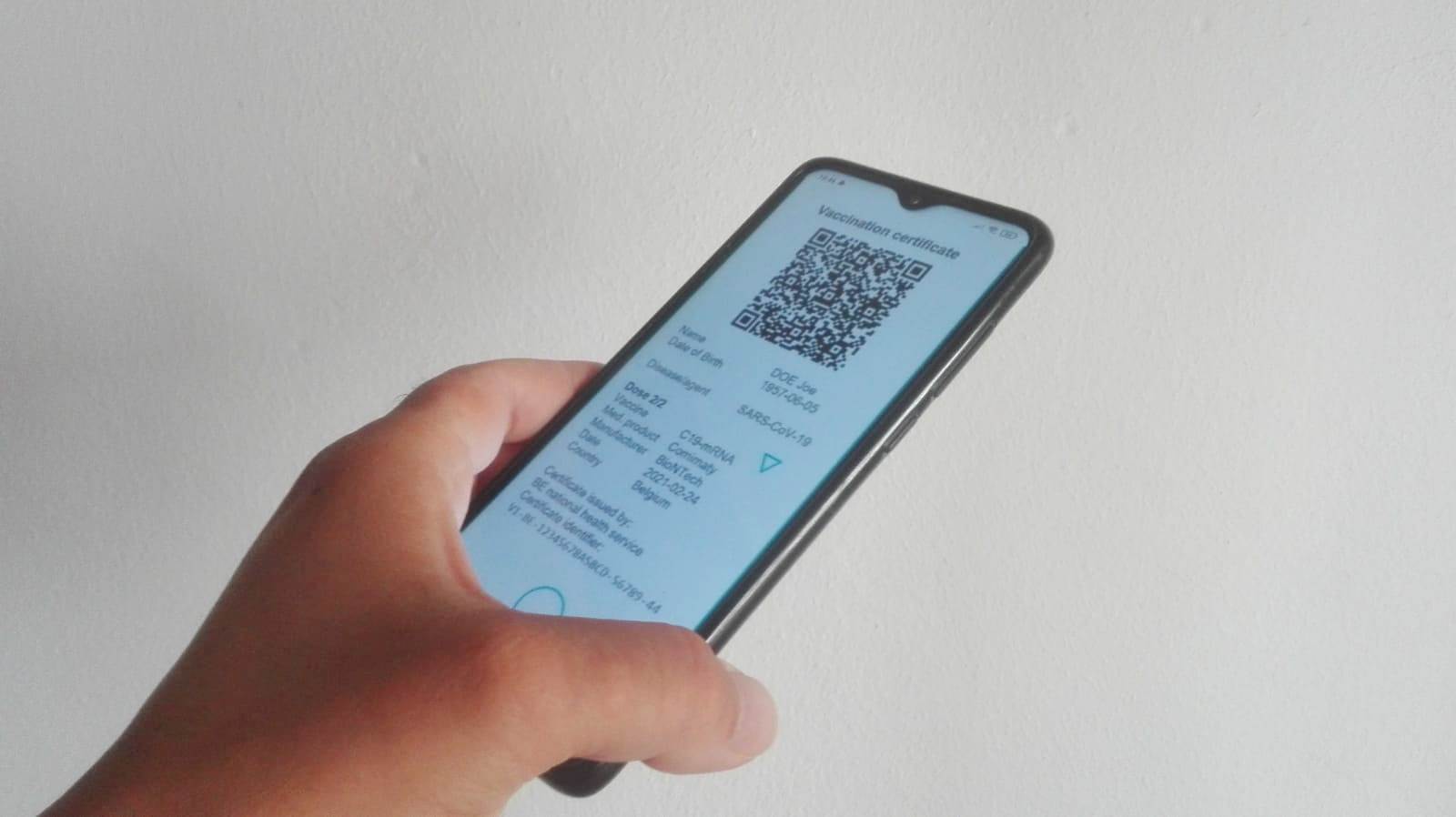 Els certificats sanitaris en català no serveixen per entrar a l’estat espanyol