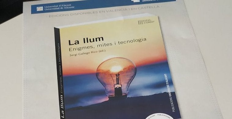 Un llibre de la Universitat d'Alacant explica els misteris de la llum