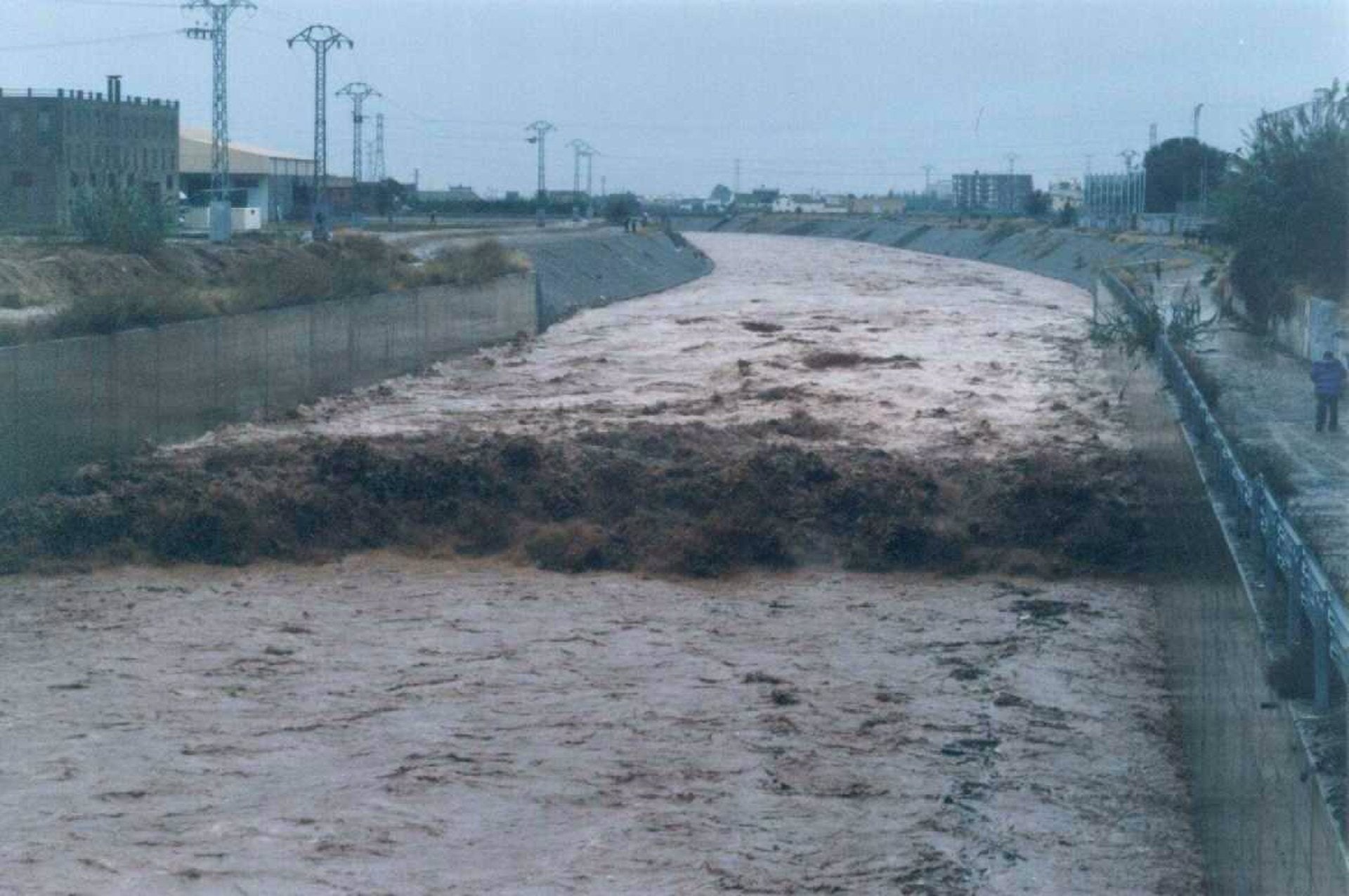 Crescuda del Barranc del *Carraixet d'octubre de 2001 entre els municipis d'Almàssera i Tavernes Blanques. - REMESA UV