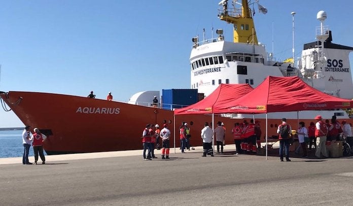 Oltra planteja la regularització administrativa dels migrants de l'Aquarius per raons humanitàries