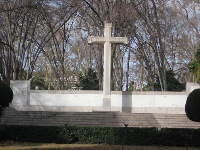 Castelló de la Plana ordena la retirada del monument franquista als caiguts del parc Ribalta