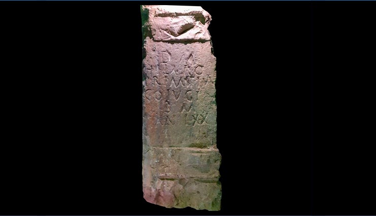 Descobreixen una làpida romana a l'Alqueria Falcó de València