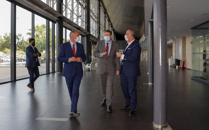 El president de la CEV, Salvador Navarro, i el president de la Generalitat, Ximo Puig, a Elx | GVA