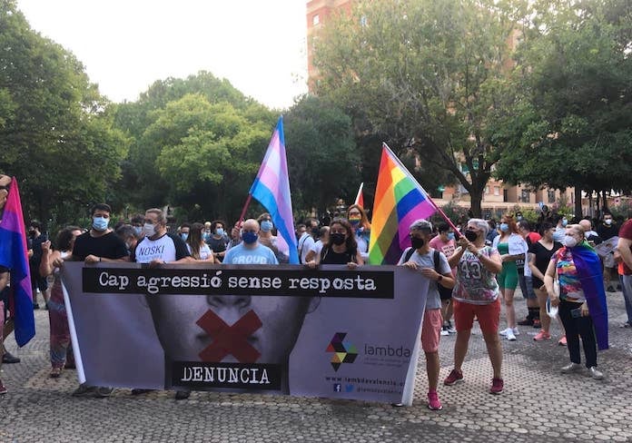 Concentració a la plaça del Cedre de València | Lambda