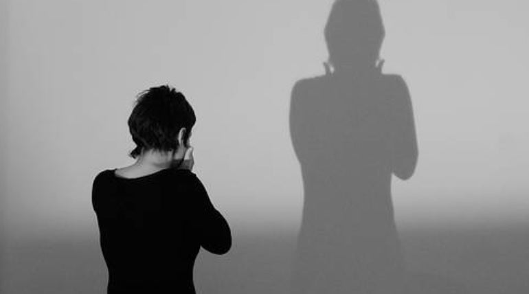 El Consell de l'Audiovisual demana als mitjans que facen un tractament adequat del suïcidi 