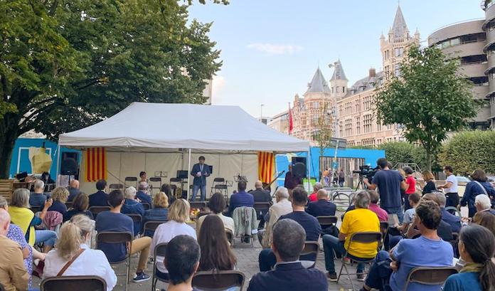 Carles Puigdemont durant l'acte de celebració de la Diada a Anvers | Regina Laguna