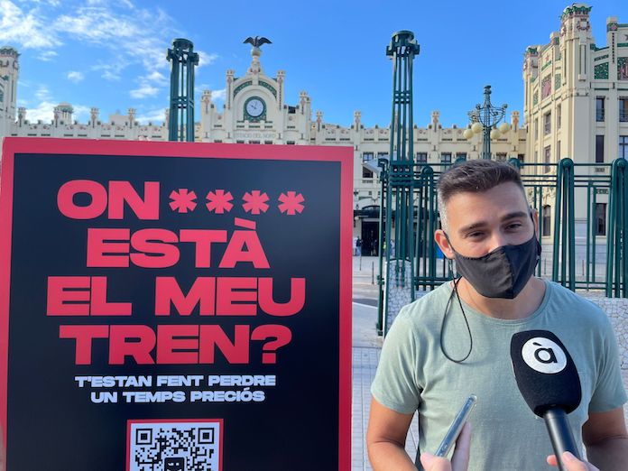 El síndic de Compromís a les Corts, Fran Ferri, a l'Estació del Nord de València aquest dimecres