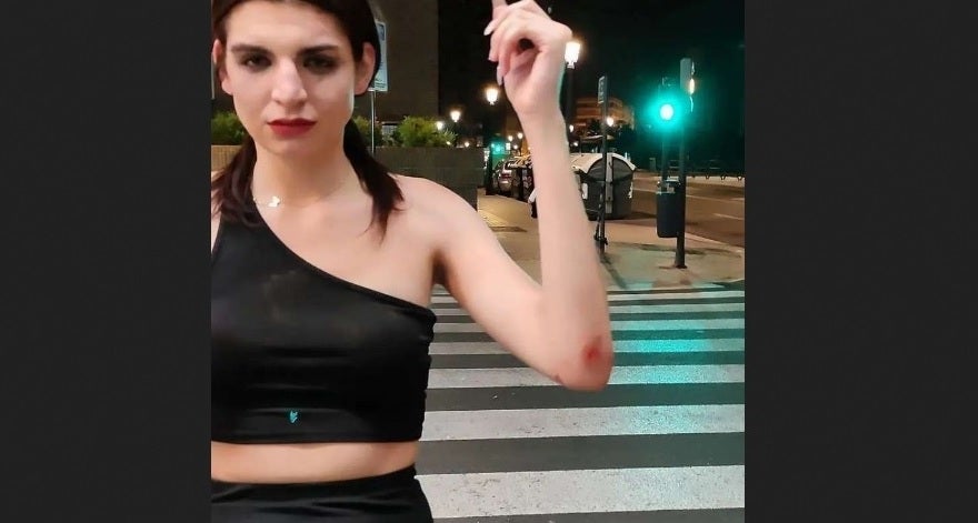 Dues joves trans denuncien que van ser agredides a València per un grup de 25 persones