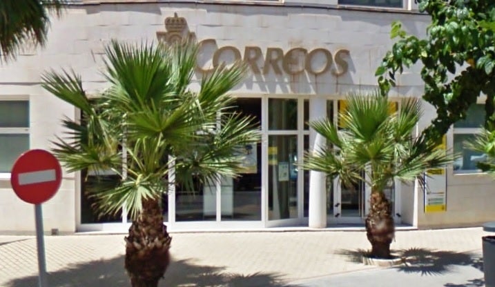 «Parlar valencià és signe de mala educació»: la cap de Correus de Petrer reprén una clienta per no adreçar-se-li en castellà