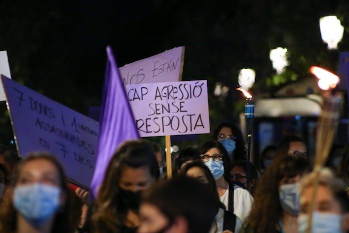 Sis víctimes de violència de gènere acudeixen cada dia per primera vegada a una Oficina d'Assistència el 2021