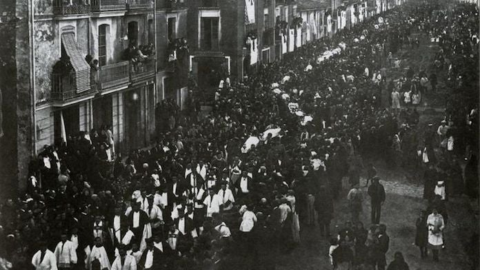 Tal dia com hui del 1918 es van soterrar les 22 víctimes (21 xiquets i un adult) de la tragèdia del Cine de la Paz de Castelló de la Plana
