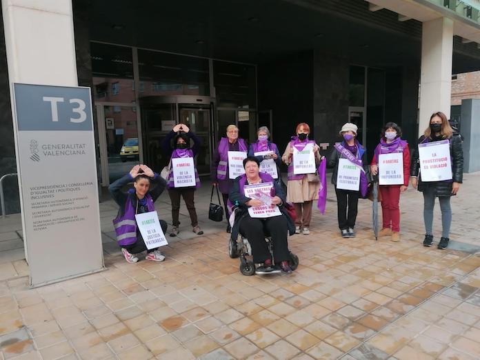 Concentració del Front Abolicionista a València