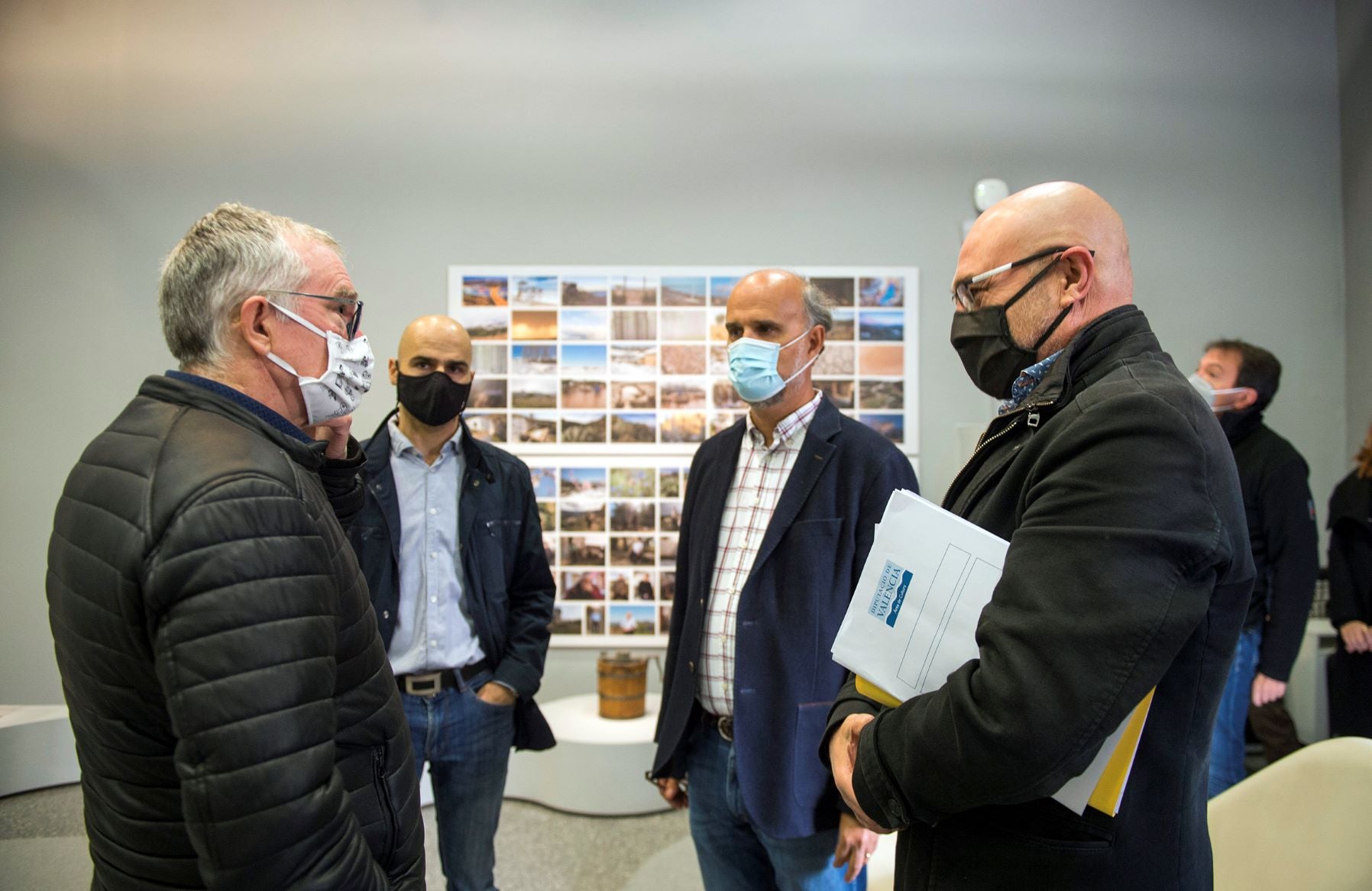 Presentació exp. «El temps està destarifat» en CC Beneficència