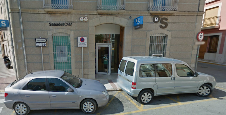 Es neguen a atendre un client per parlar valencià a l'oficina del Banc Sabadell a Gata de Gorgos