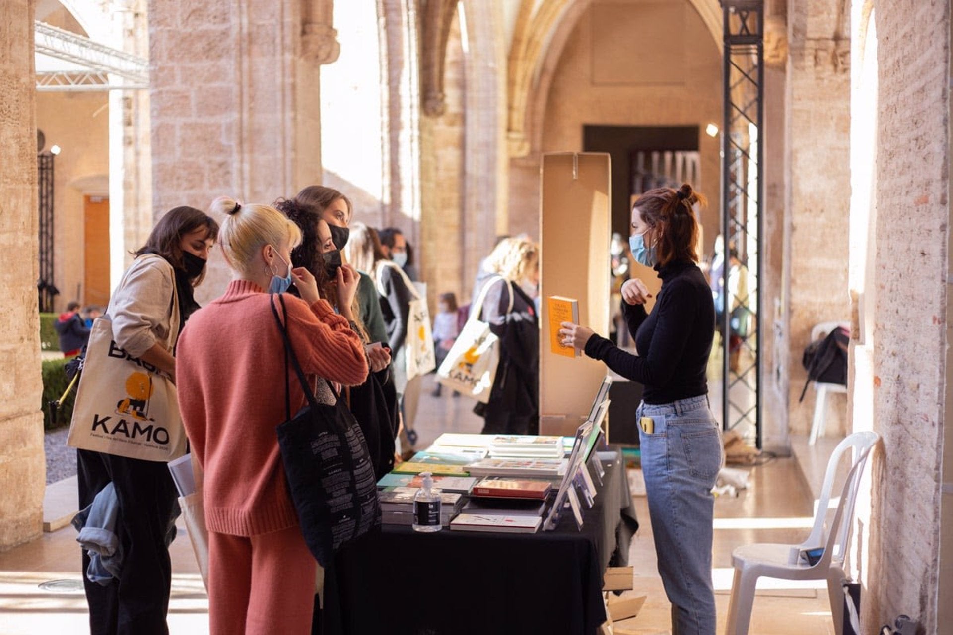 Un total de 34 editorials, llibreries i segells d'autoedició acudeixen a la «jungla sense fronteres» del Baba Kamo