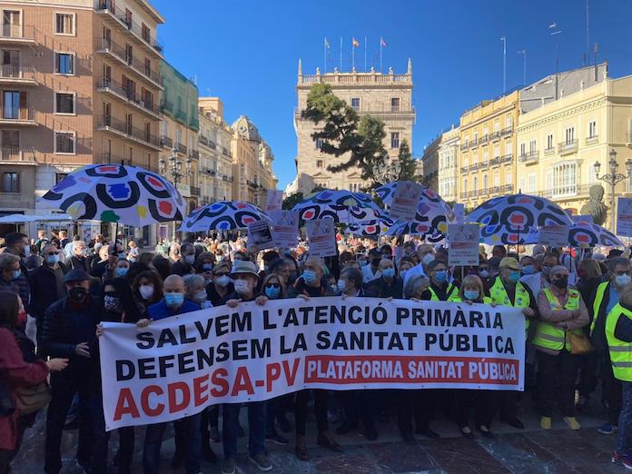Una concentració reivindica a València que l'Atenció Primària siga «el centre del sistema sanitari»