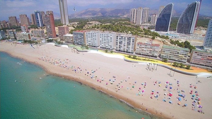 Benidorm insta el Consell a no implantar la taxa turística «pels seus efectes desfavorables»