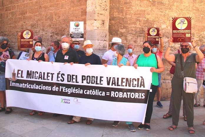 Protesta davant del Micalet de València | València Laica | Luis Poveda