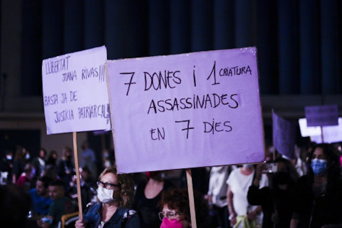 Manifestació nocturna de l'Assemblea Feminista a València | Mathias Rodríguez