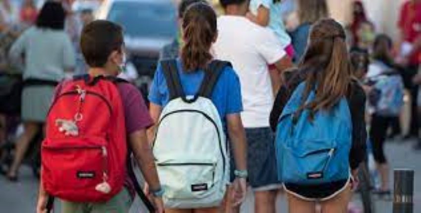Les motxilles escolars no han de superar el 15% del pes total dels xiquets o adolescents