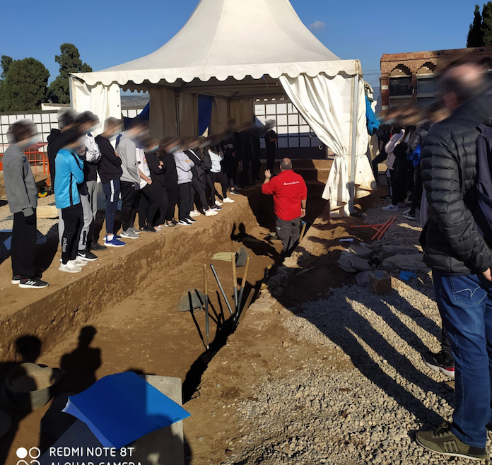 Més de 500 alumnes d'ESO i Batxillerat visiten els treballs d'exhumació de víctimes del franquisme a Castelló de la Plana