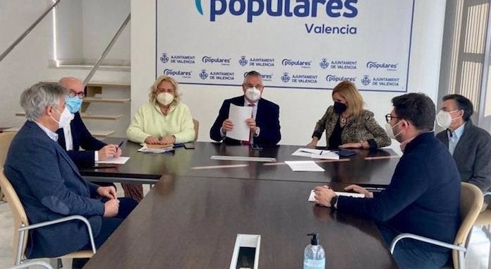 Representants del PP es reuneixen amb Lo Rat Penat