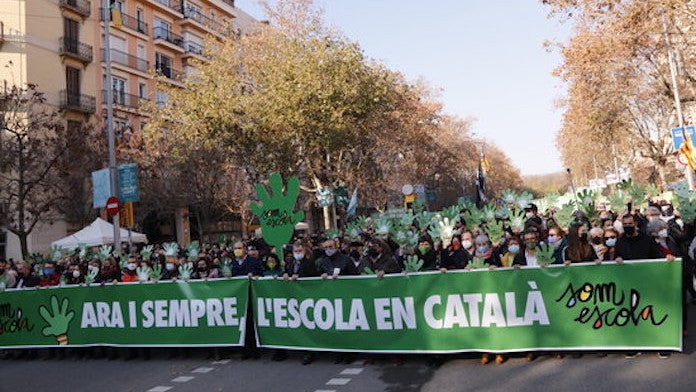 Capçalera de la manifestació per l'escola en català a Barcelona el 18 de desembre del 2018 | Carola López | ACN