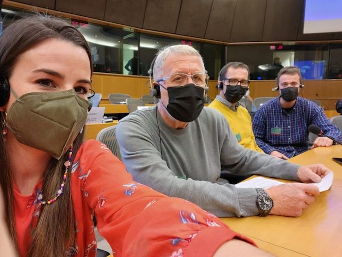 Maria Pérez, Alejandro Blasco, Domènec Garcia i Alejandro Blasco (fill) al Parlament europeu